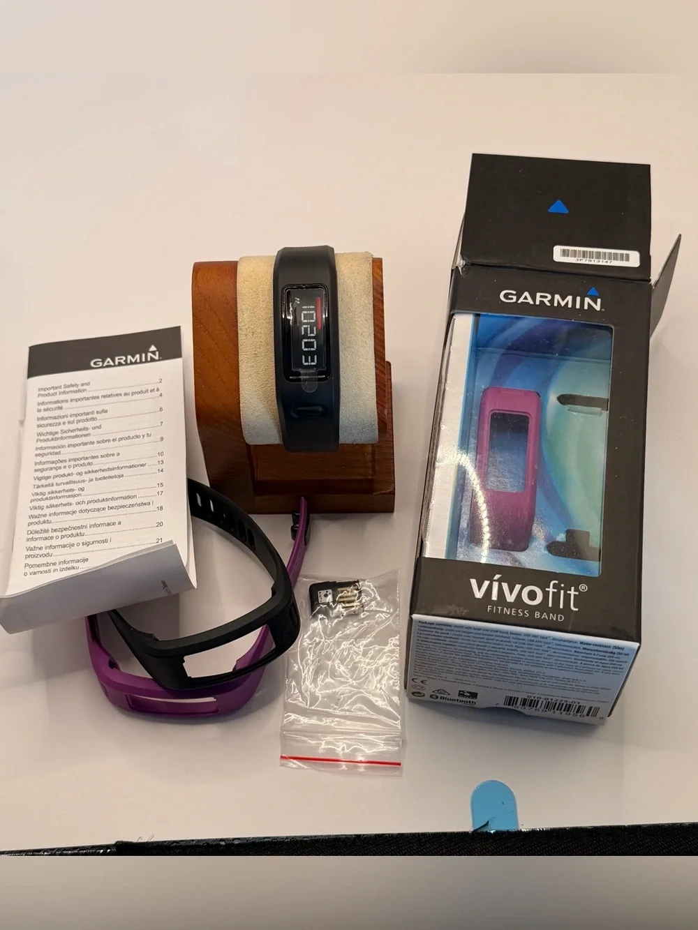 Garmin Vivofit , Full Set, Extra Bands, Batteries, Manuals